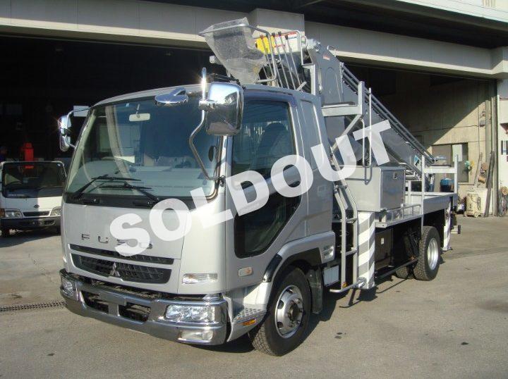 タダノ穴掘建柱車DT720